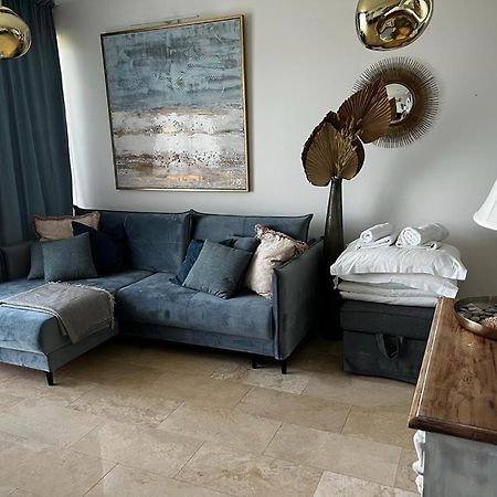 Sunnycliff Apartment Rewal Bagian luar foto